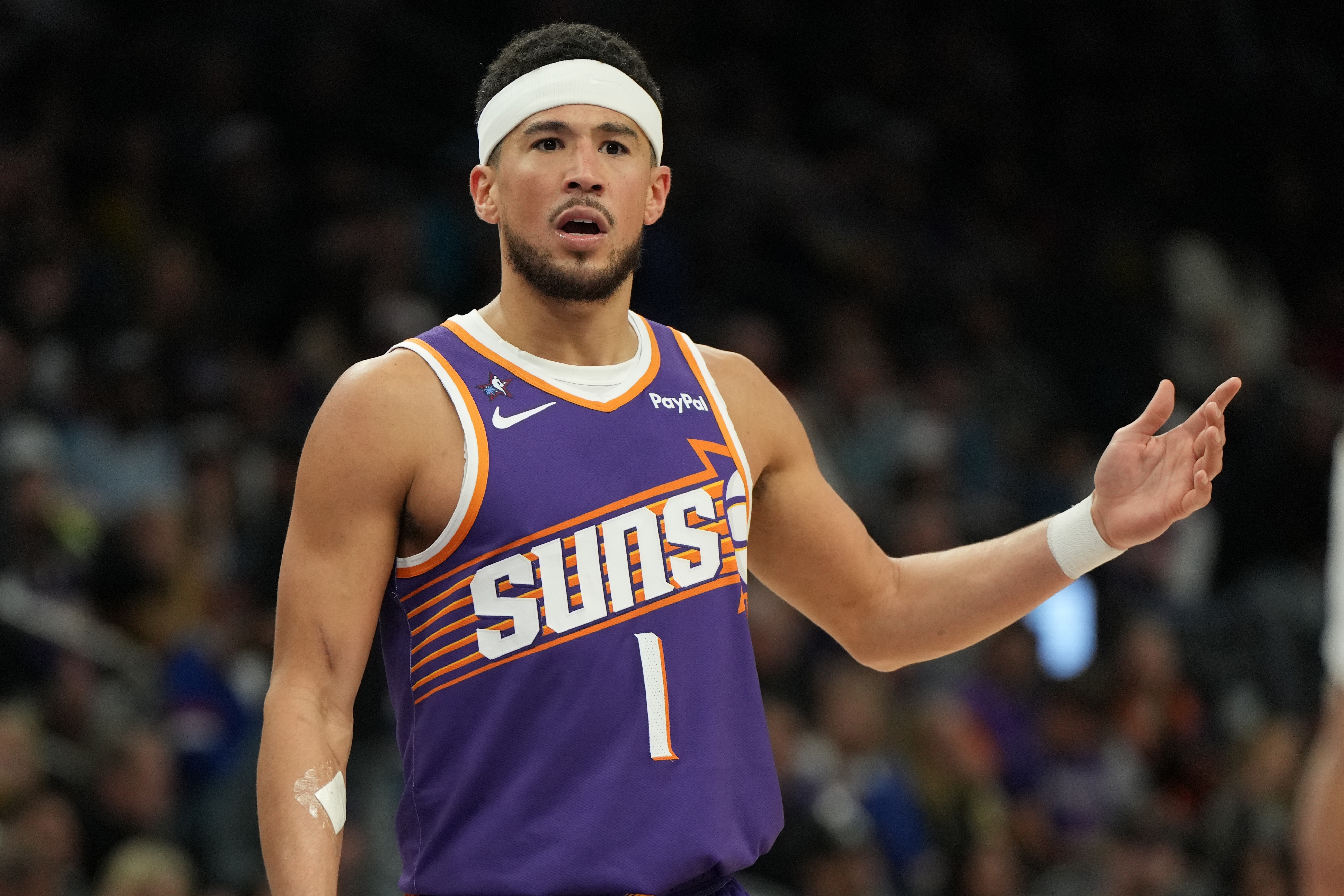pg电子注册-NBA的圆柱体判定🧠是只有布克受伤的世界 也是裁判的无法自洽